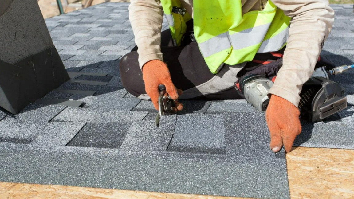 Asphalt Shingles vs. Traditional Tiles: Climate Compatibility Guide
