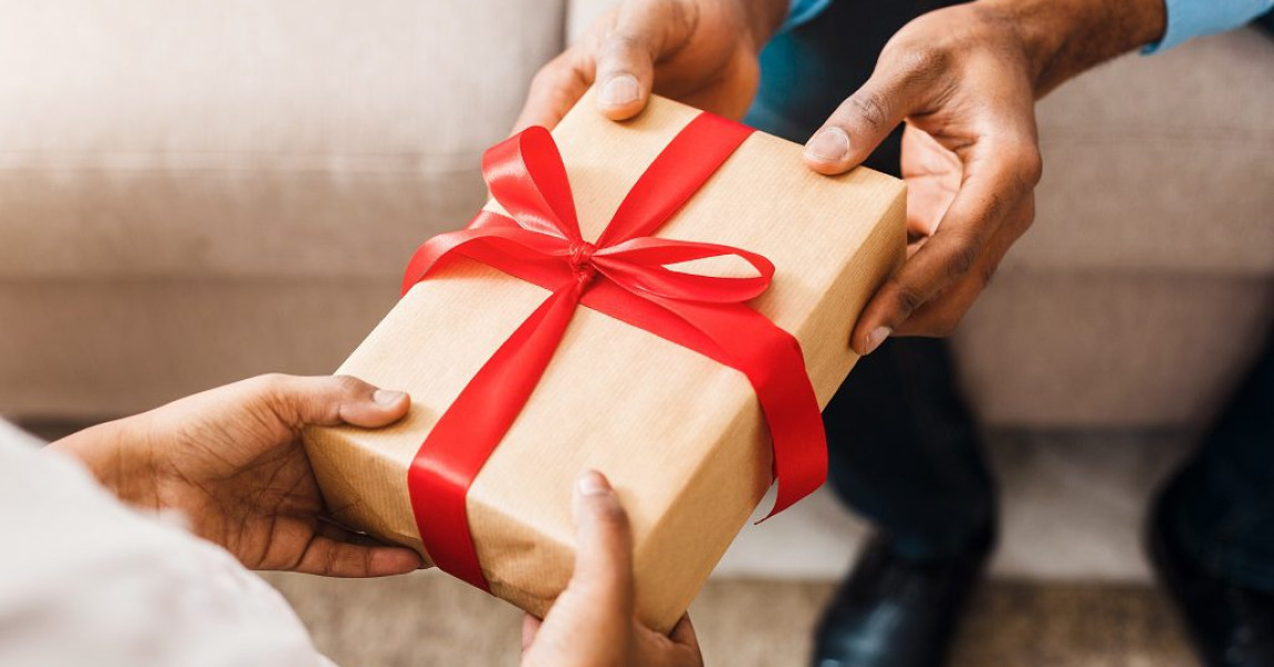 Mastering Gift-Giving Etiquette: A Comprehensive Guide to Time Limit Cards in American Culture