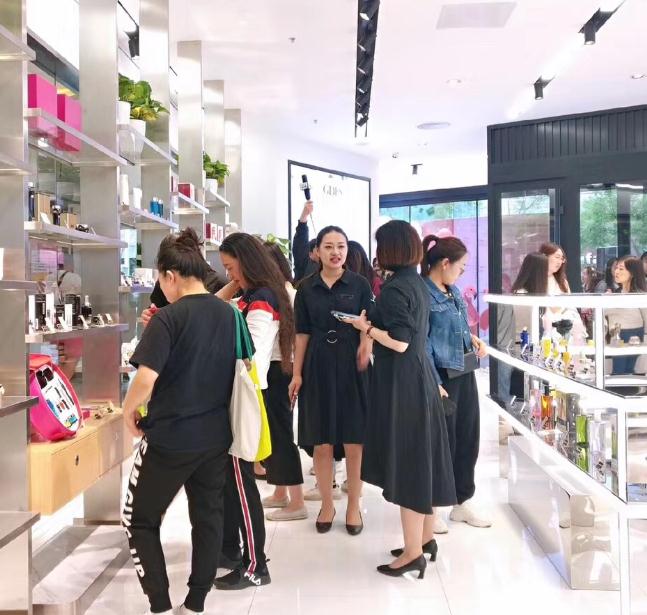 GDFS护肤品加盟 25万起投资 实地考察选址 标准化运营 缩略图 7