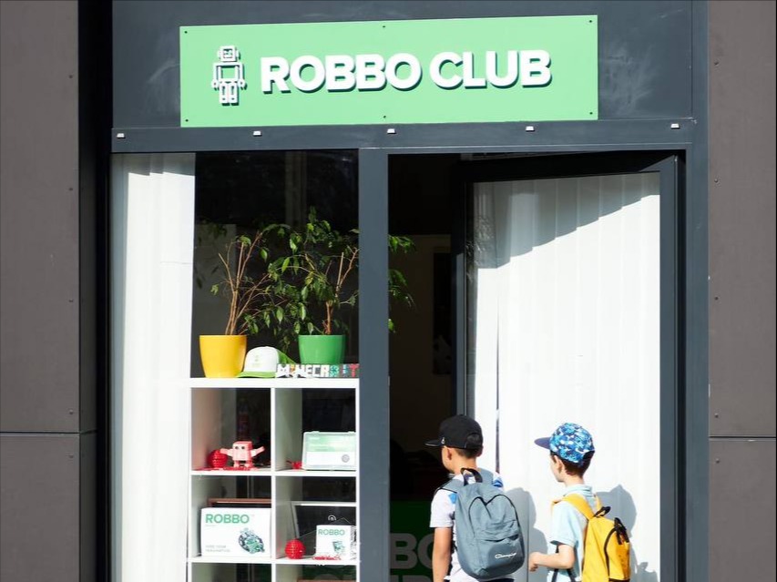 ROBBO CLUB机器人教育机器人编程加盟 16.6万起投资 远程协助选址 装修指导 缩略图 7