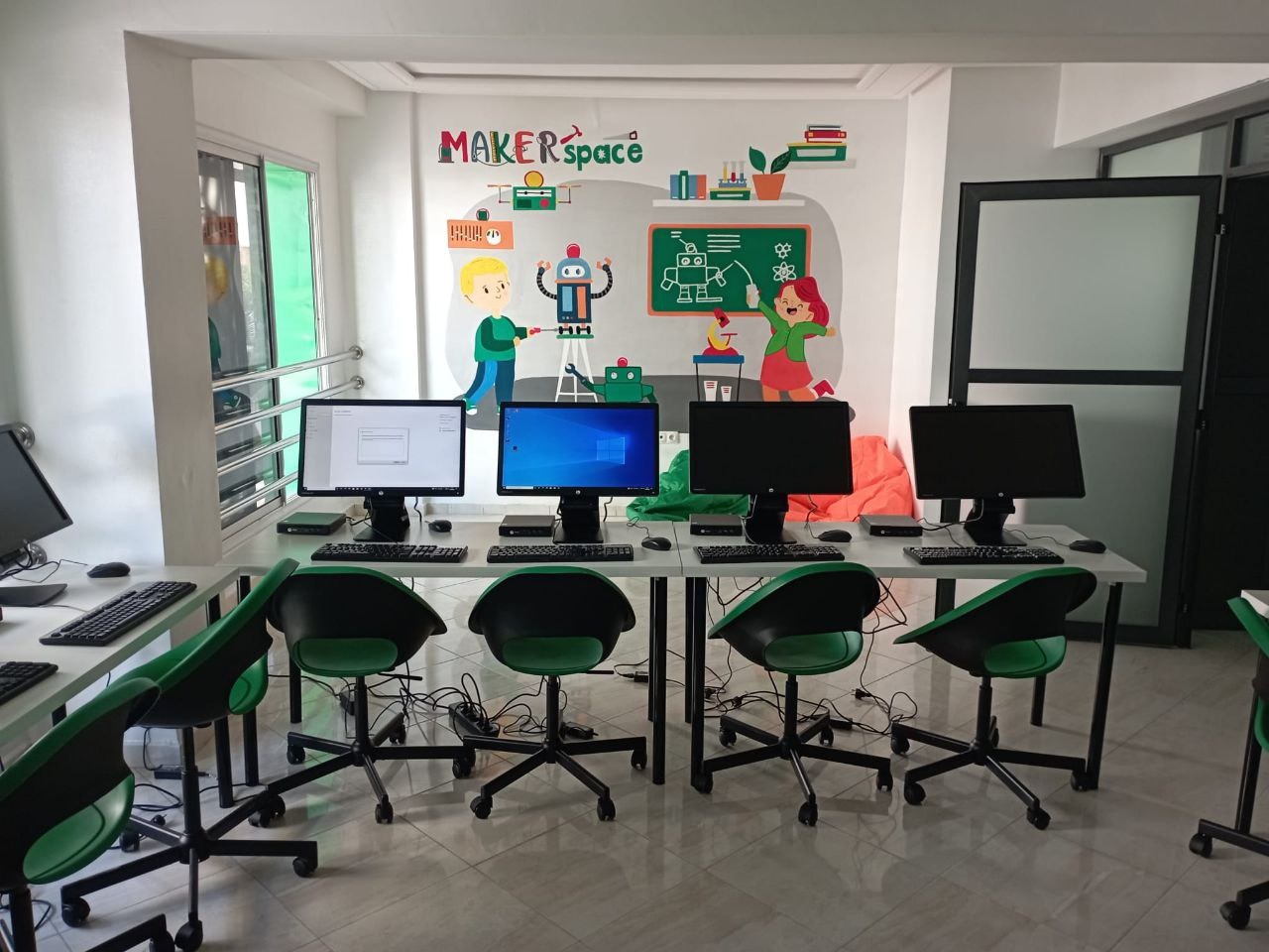 ROBBO CLUB机器人教育机器人编程加盟 16.6万起投资 远程协助选址 装修指导 缩略图 8