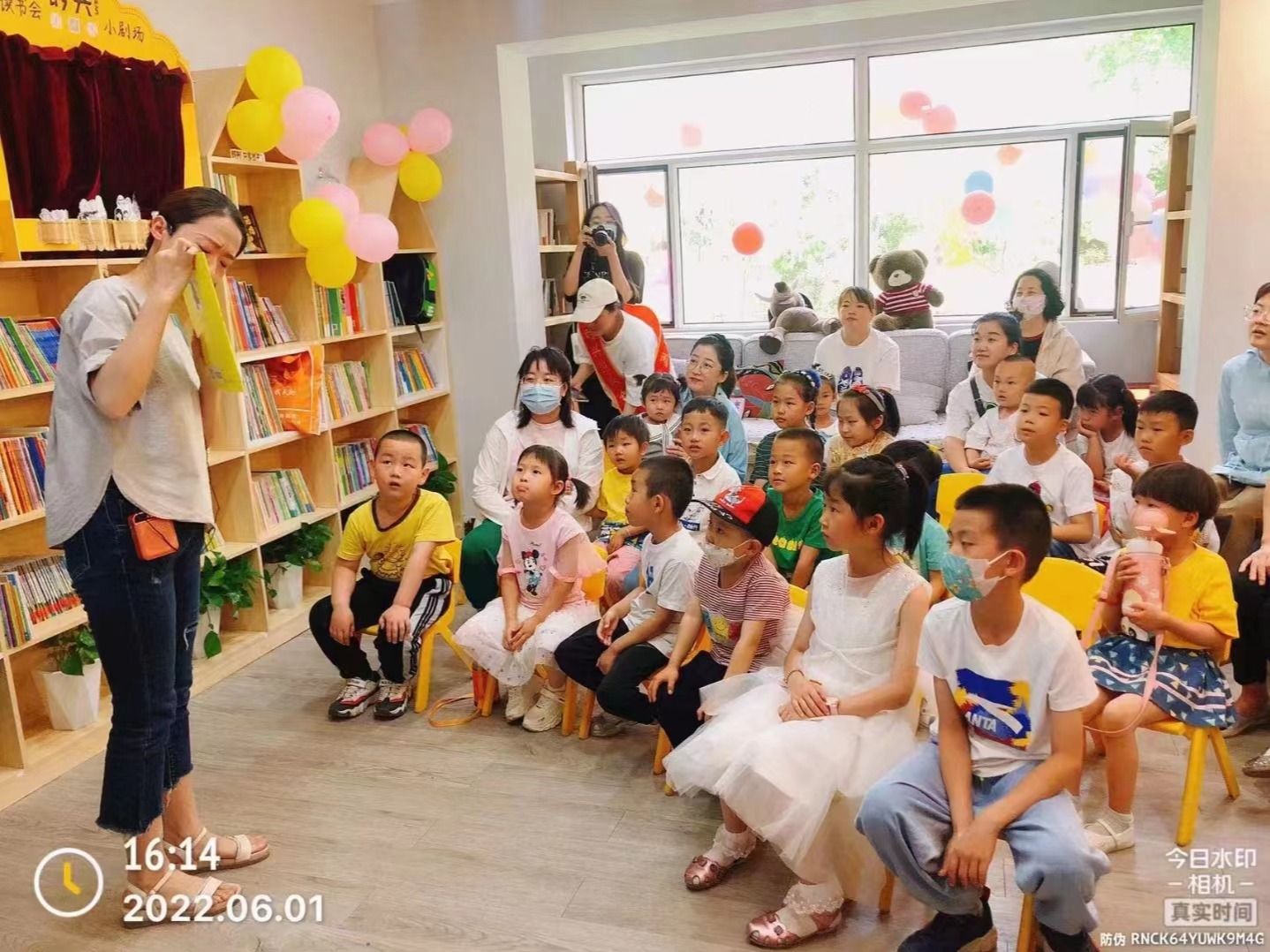 快乐书童绘本馆 阅读馆绘本馆加盟 2-7万投资 远程协助选址 装修指导 缩略图 2