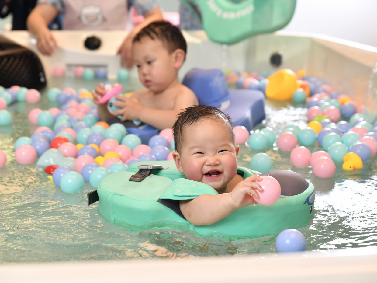 多多亲子岁月婴儿游泳馆加盟 15-25万投资 实地考察选址 量身定制装修 缩略图 4