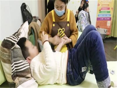 润朵堂小儿推拿小儿推拿加盟 10.9万起投资 实地考察选址 总部统一装修 缩略图 4