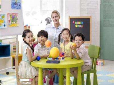 彩色圆点艺术教育职业教育加盟 16.6万起投资 实地考察选址 总部统一装修 缩略图 3