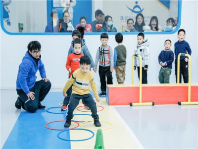 逸动少儿体能馆特长培训加盟 39.8万起投资 实地考察选址 总部统一装修 缩略图 2