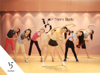 唯舞舞蹈培训舞蹈加盟 16.6万起投资 实地考察选址 总部统一装修 缩略图 4