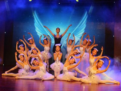 英美艺术教育职业教育加盟 16.6万起投资 实地考察选址 总部统一装修 缩略图 4