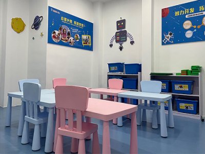 傲小码机器人编程机器人编程加盟 16.6万起投资 实地考察选址 总部统一装修 缩略图 3