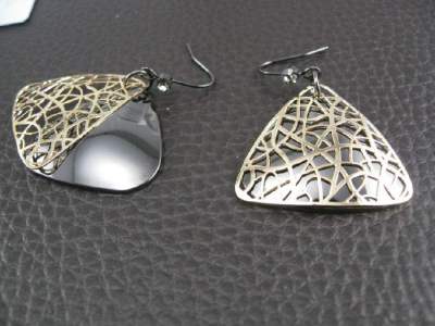 爱美饰品饰品加盟 10.7万起投资 实地考察选址 总部统一装修 缩略图 3