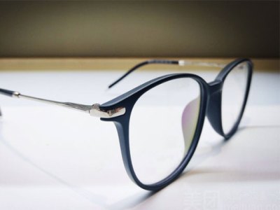 好宜明眼镜眼镜店加盟 8.8万起投资 实地考察选址 总部统一装修 缩略图 2