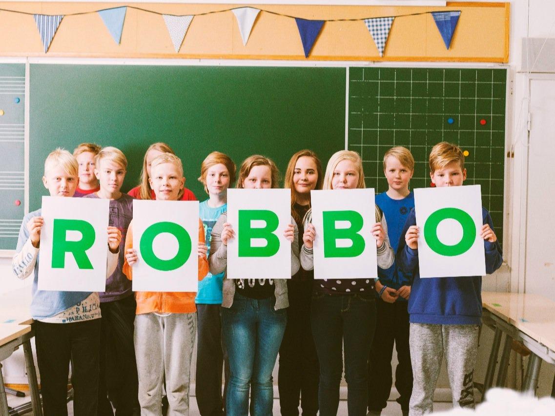 ROBBO CLUB机器人教育机器人编程加盟 16.6万起投资 远程协助选址 装修指导 视频缩略图 9